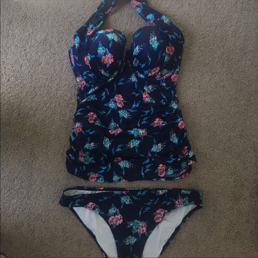 Victoria’s Secret tankini